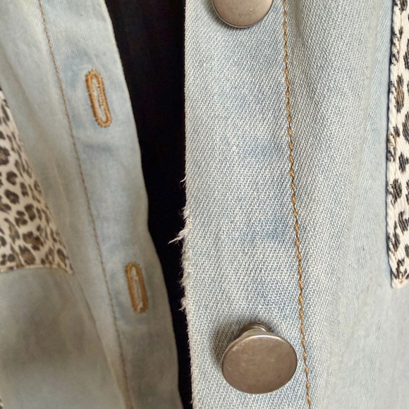Light Blue Denim Oversized Leopard design Jacket - Picture 4 of 11